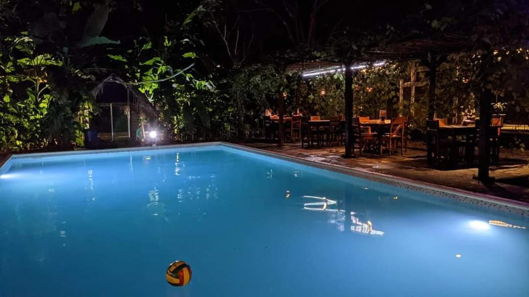 Isla Encantada Leon Exterior photo